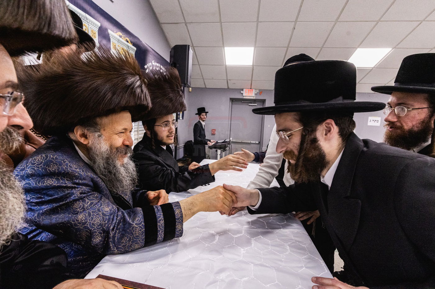 האדמו"ר מבאבוב 45 בביקור בת"ת בעיר יוניאן