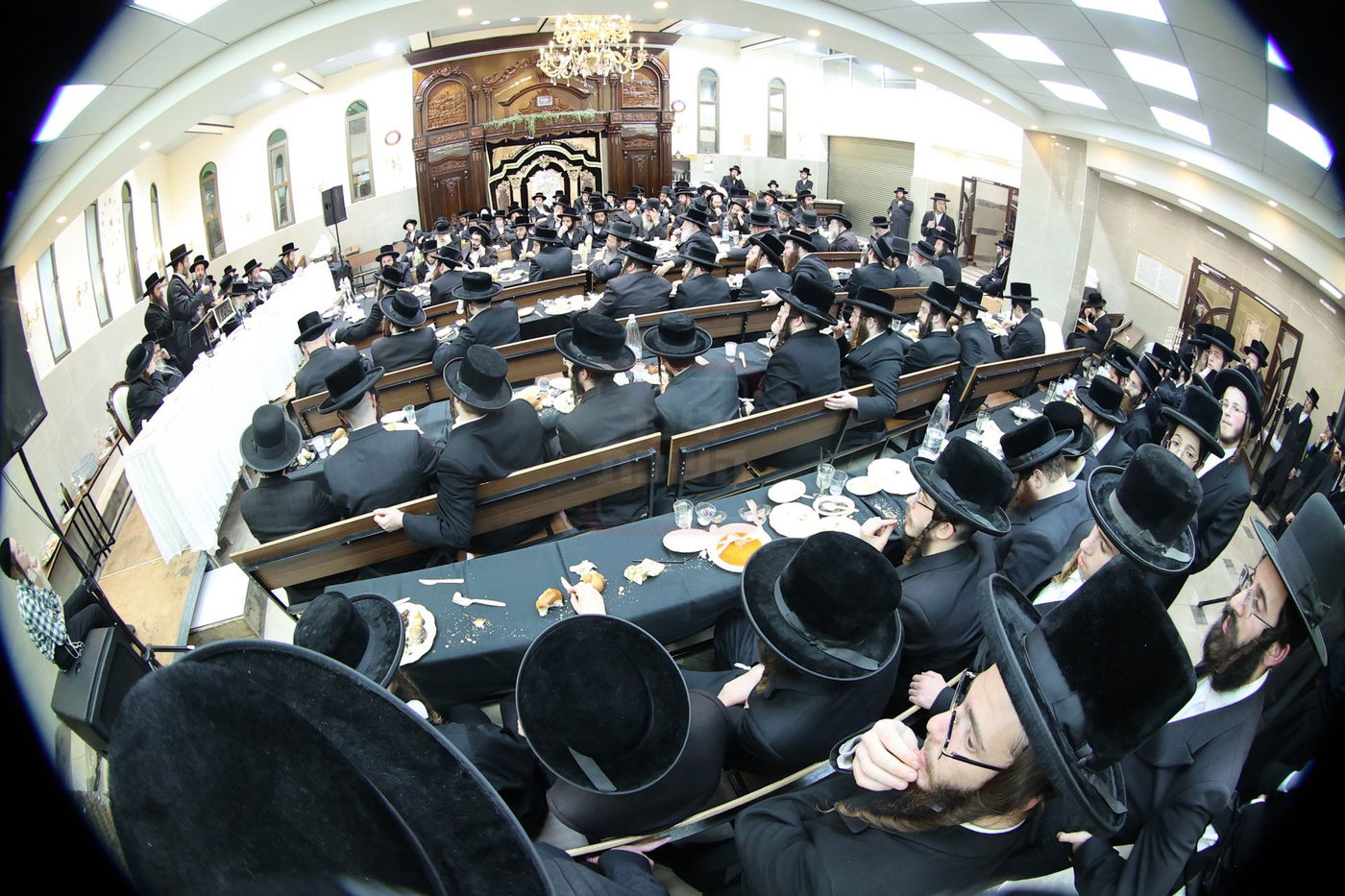 סעודת הודאה בקרעטשניף י-ם