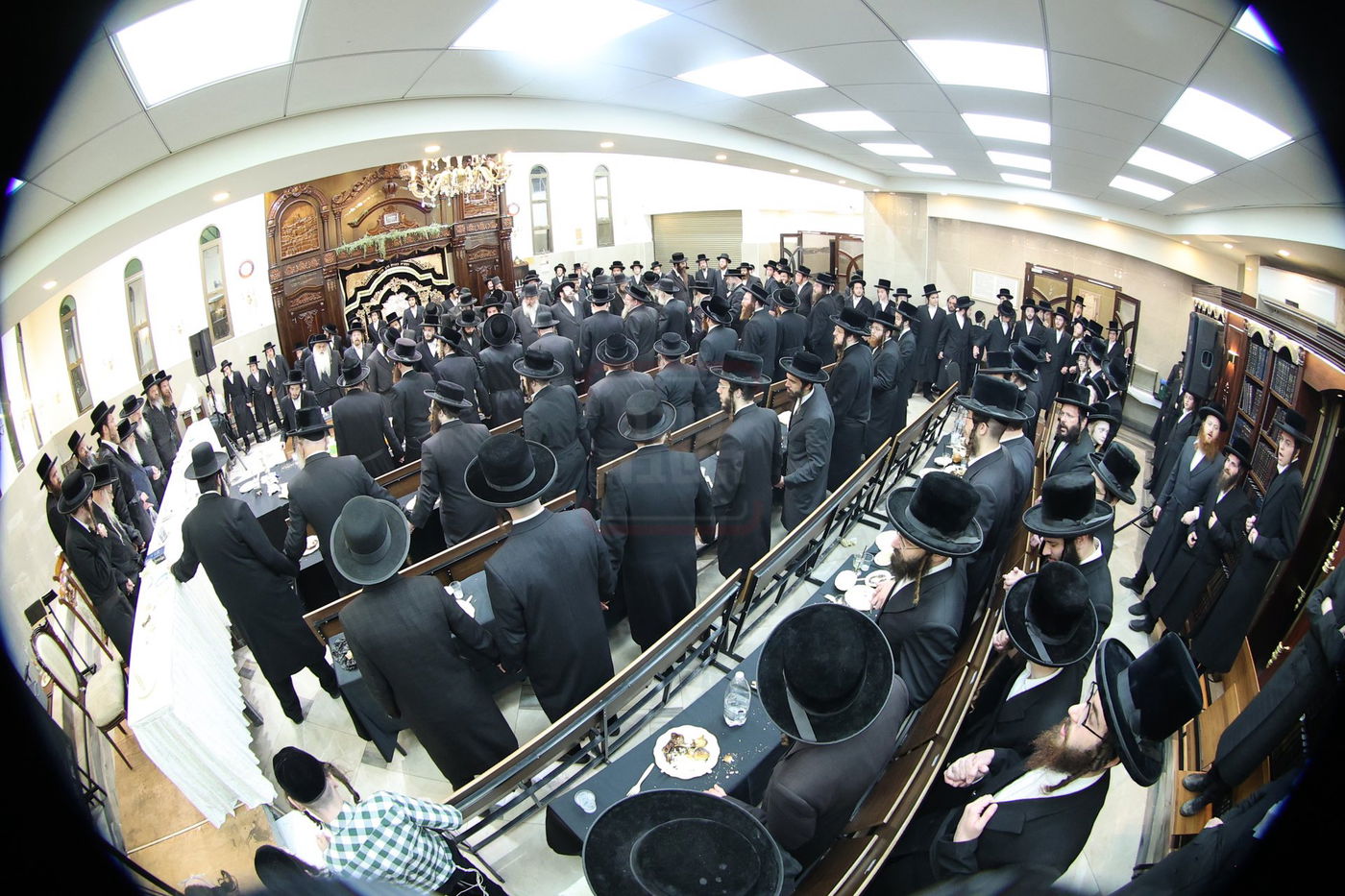 סעודת הודאה בקרעטשניף י-ם