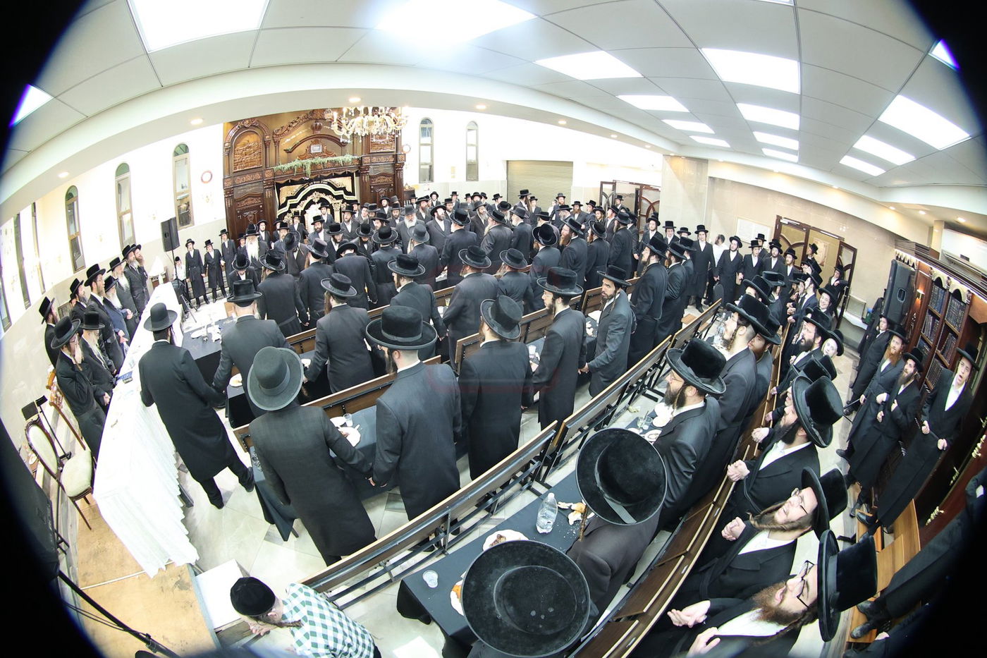 סעודת הודאה בקרעטשניף י-ם