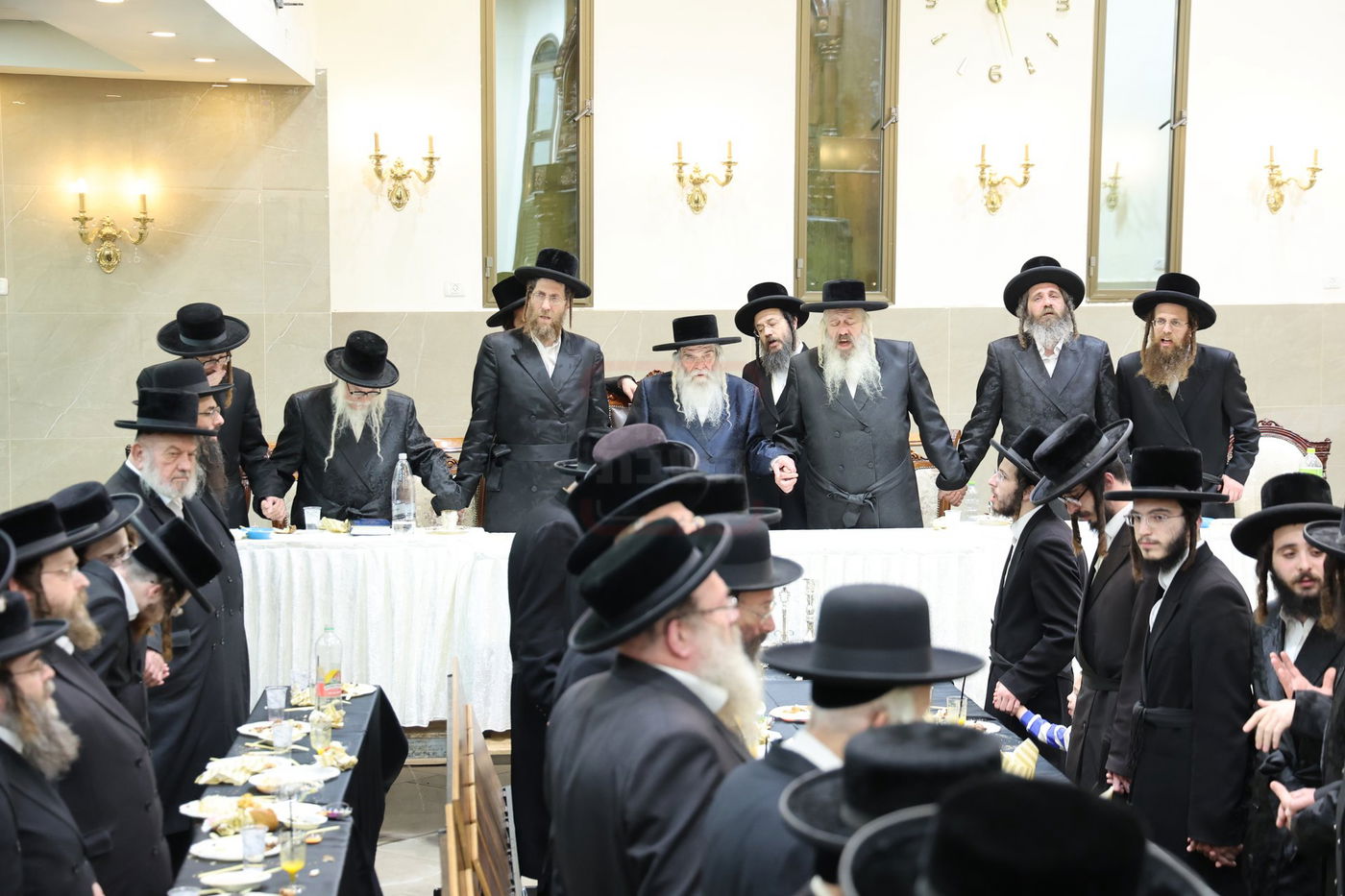 סעודת הודאה בקרעטשניף י-ם