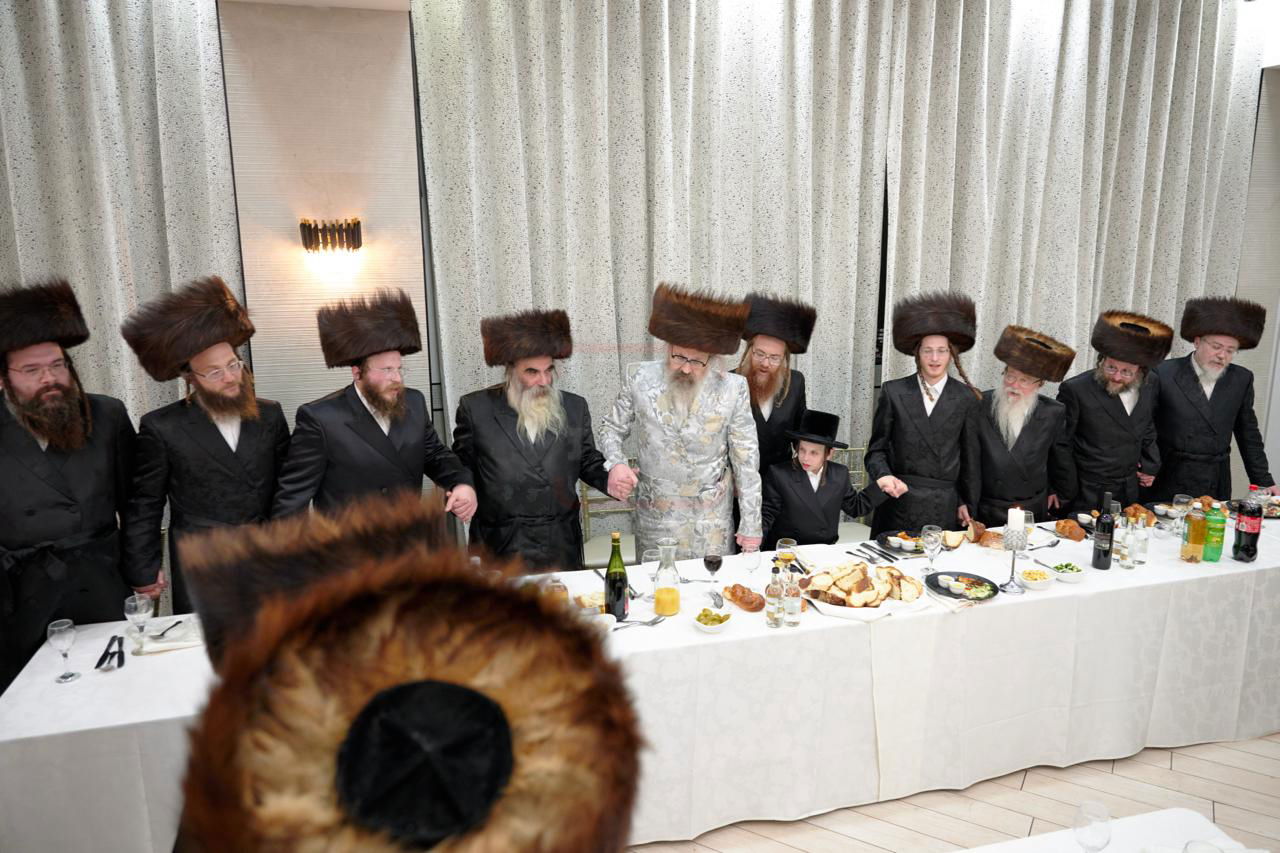 האדמו"ר מויז'ניץ לונדון בשמחה