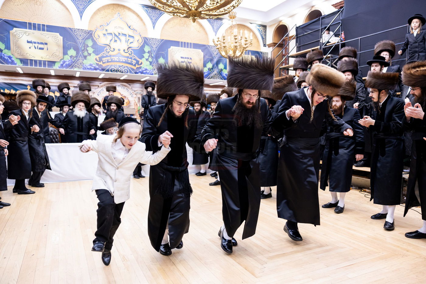 שמחת בית קראלי - ברעזשאן - אולם - זאליזשא - זלאטשוב