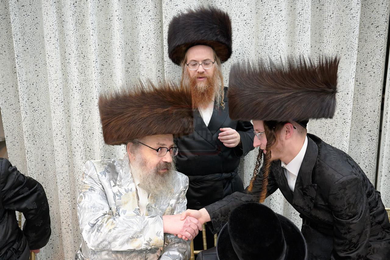 האדמו"ר מויז'ניץ לונדון בשמחה