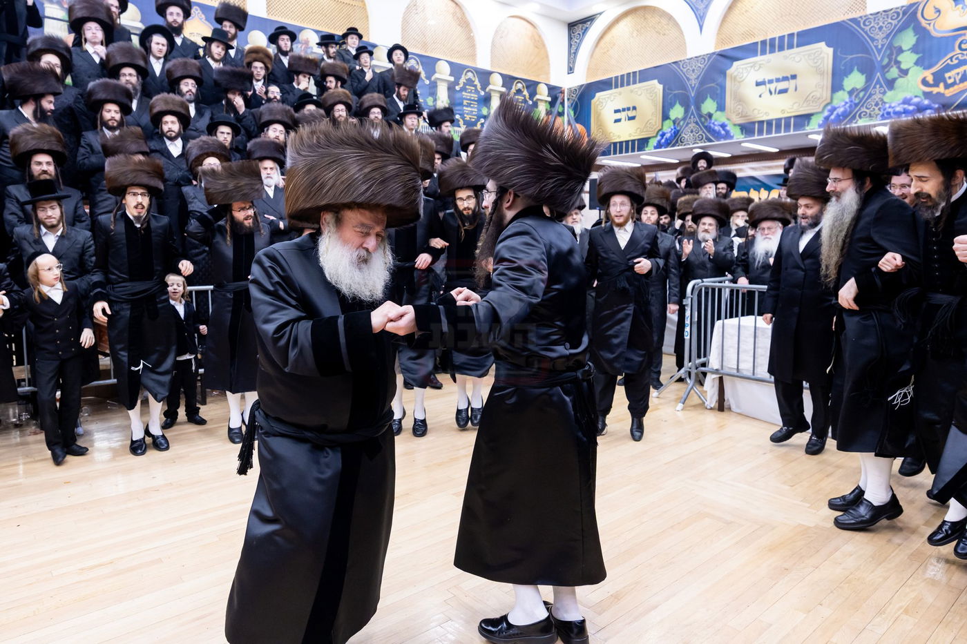 שמחת בית קראלי - ברעזשאן - אולם - זאליזשא - זלאטשוב