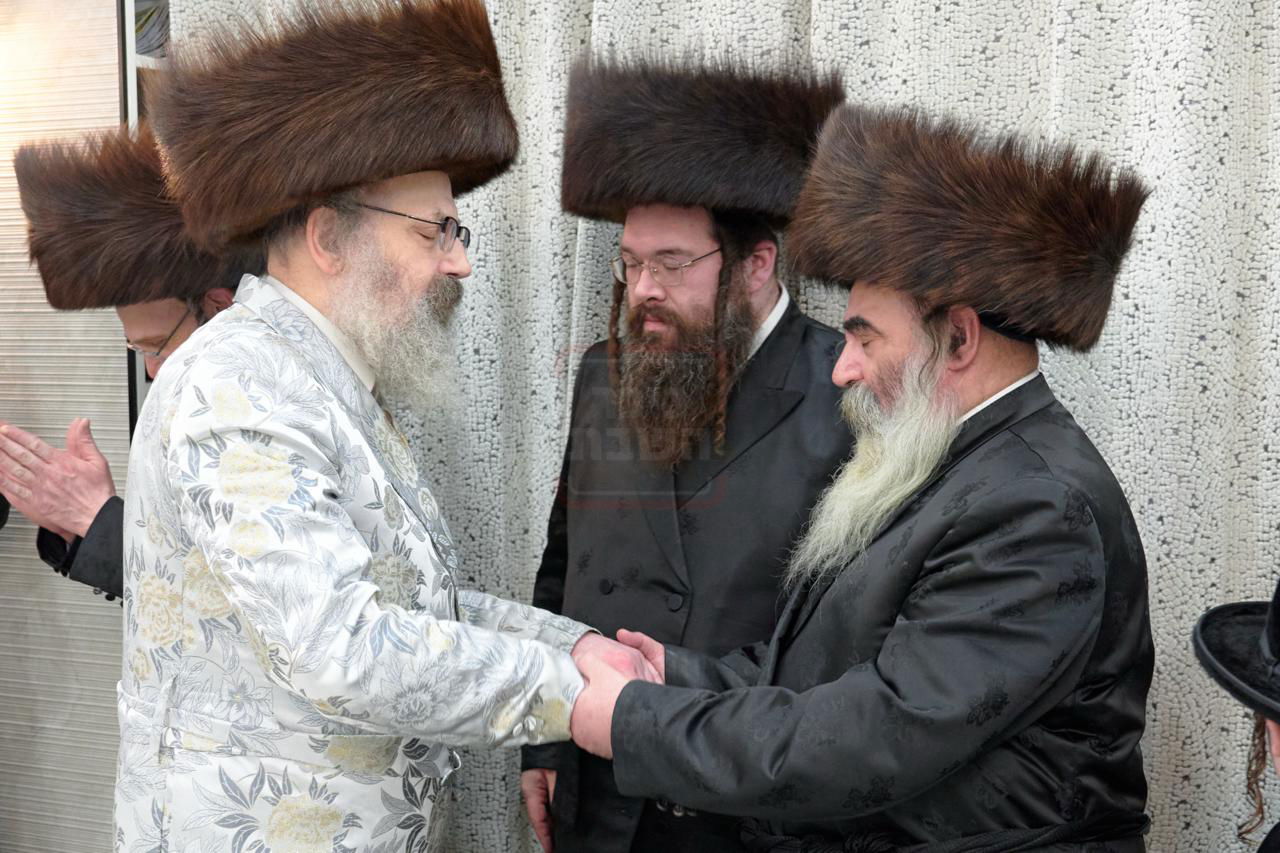 האדמו"ר מויז'ניץ לונדון בשמחה