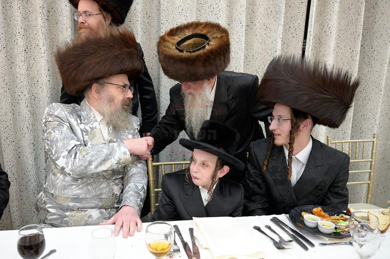 האדמו"ר מויז'ניץ לונדון בשמחה