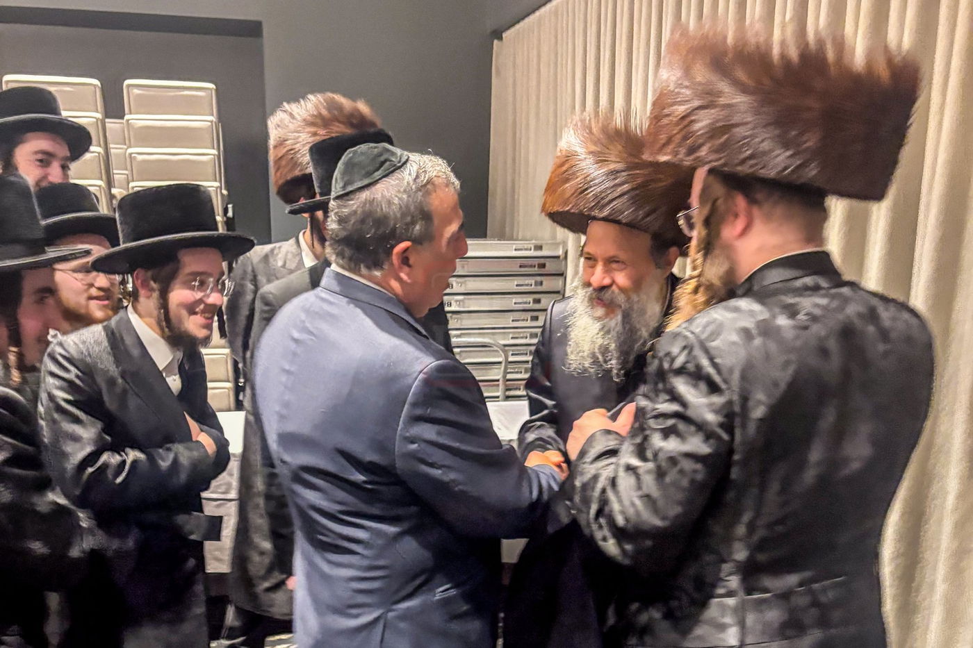 מסע האדמורי"ם מבאבוב 45 וגיסו האדמו"ר מראחמיסטריווקא לשיקאגו 