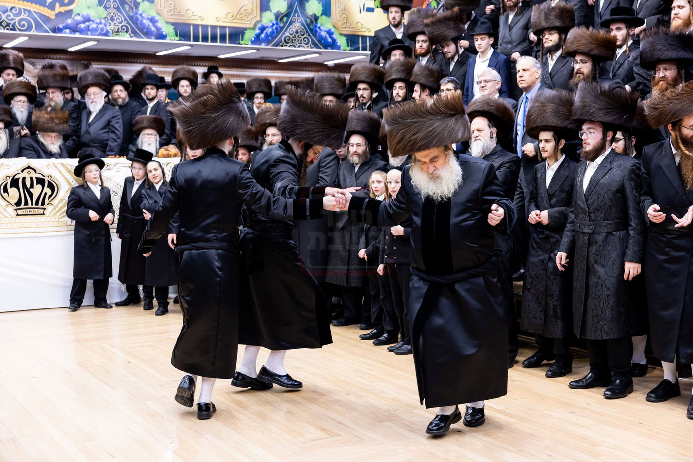 שמחת בית קראלי - ברעזשאן - אולם - זאליזשא - זלאטשוב