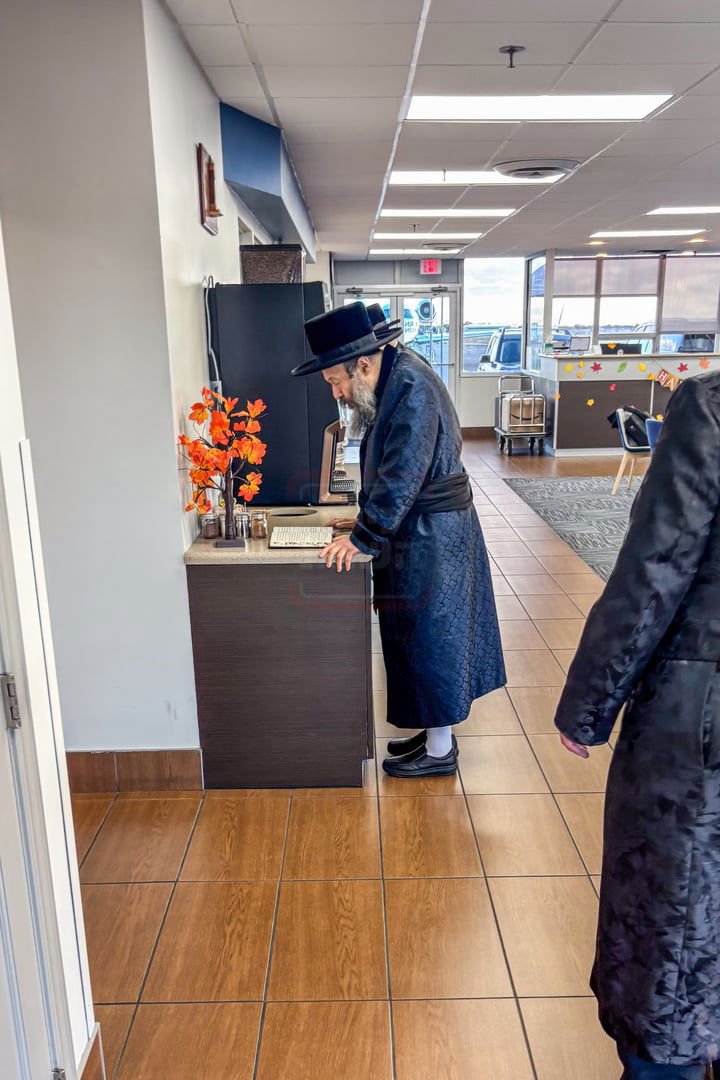 מסע האדמורי"ם מבאבוב 45 וגיסו האדמו"ר מראחמיסטריווקא לשיקאגו 