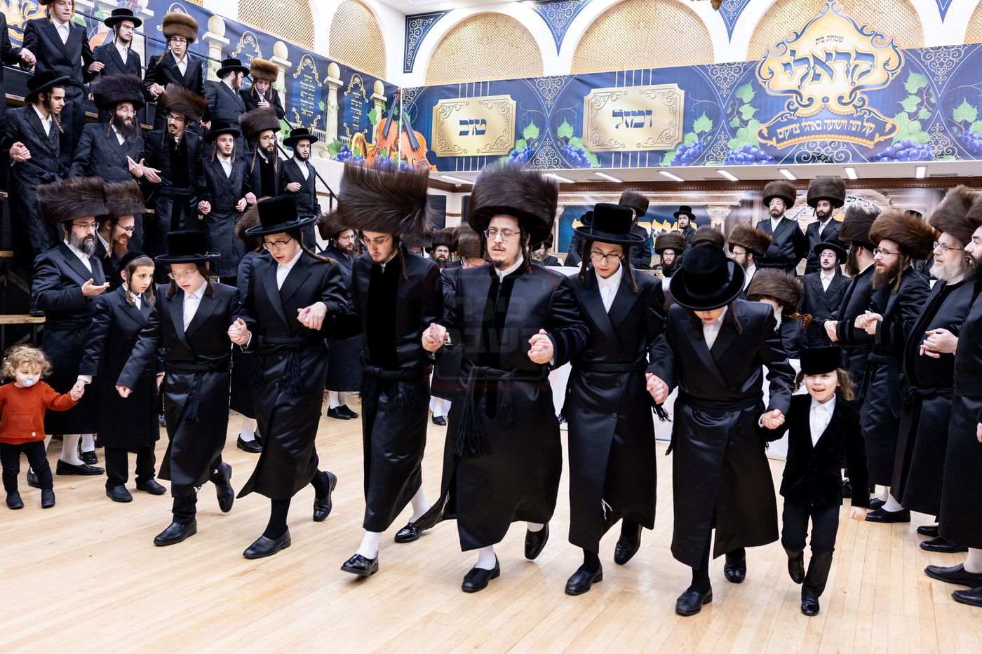 שמחת בית קראלי - ברעזשאן - אולם - זאליזשא - זלאטשוב