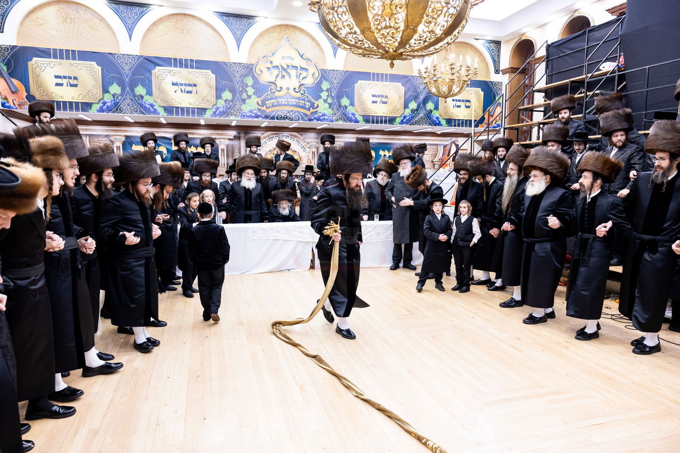 שמחת בית קראלי - ברעזשאן - אולם - זאליזשא - זלאטשוב