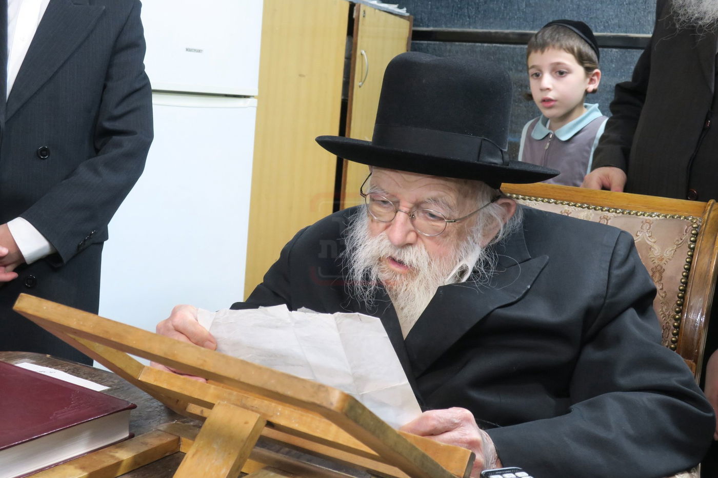 הגאון רבי מאיר גריינמן במסירת השיעור ביום היארצייט של 'החזון איש'