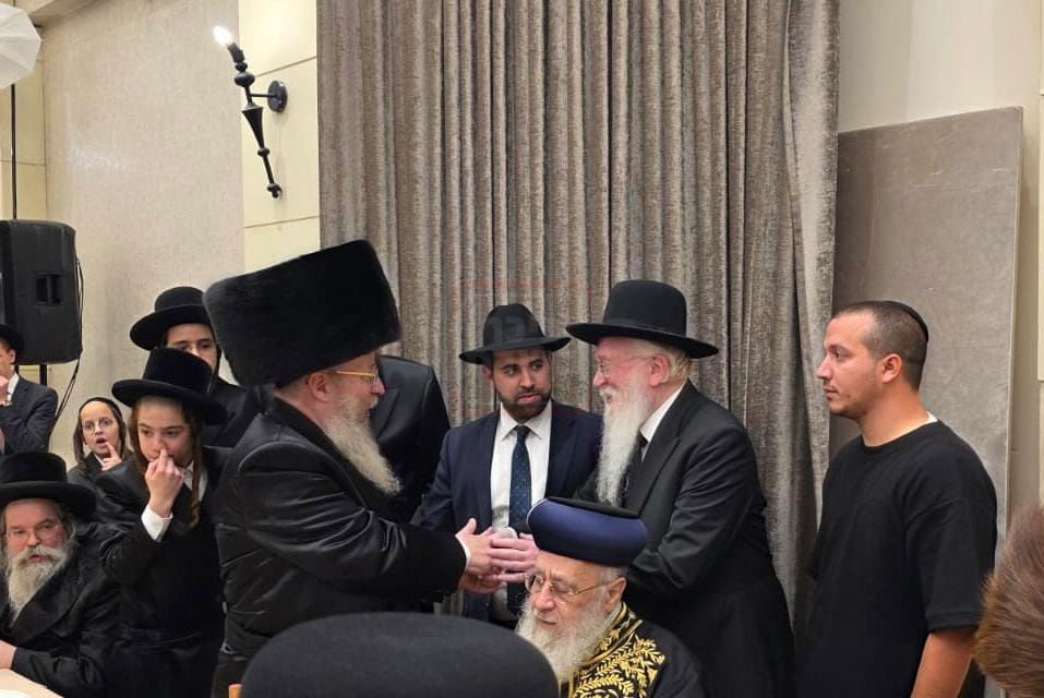 מה חיפשו החוקרים בבית העוזר החרדי? | 'זופניק בכיכר' עם כל התמונות, הנייעס והחשיפות של השבוע