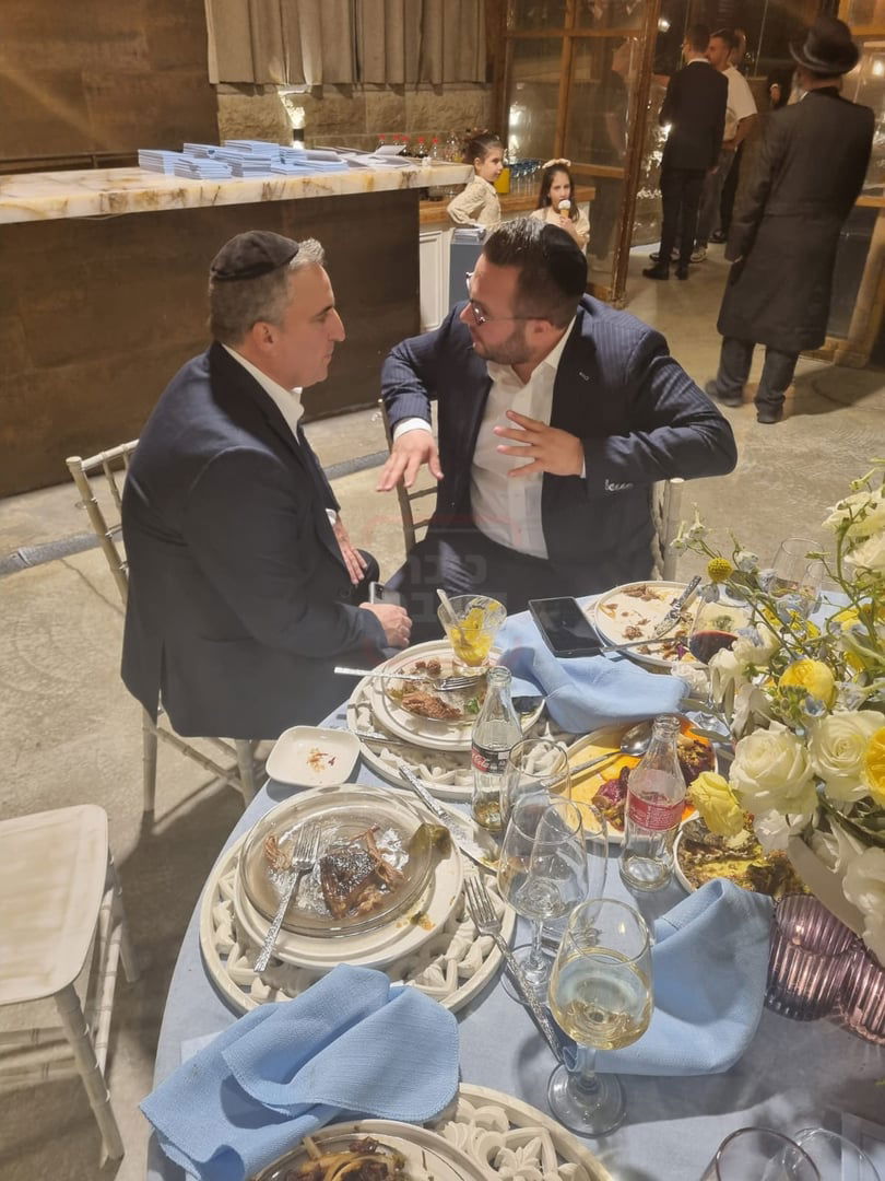 מה חיפשו החוקרים בבית העוזר החרדי? | 'זופניק בכיכר' עם כל התמונות, הנייעס והחשיפות של השבוע