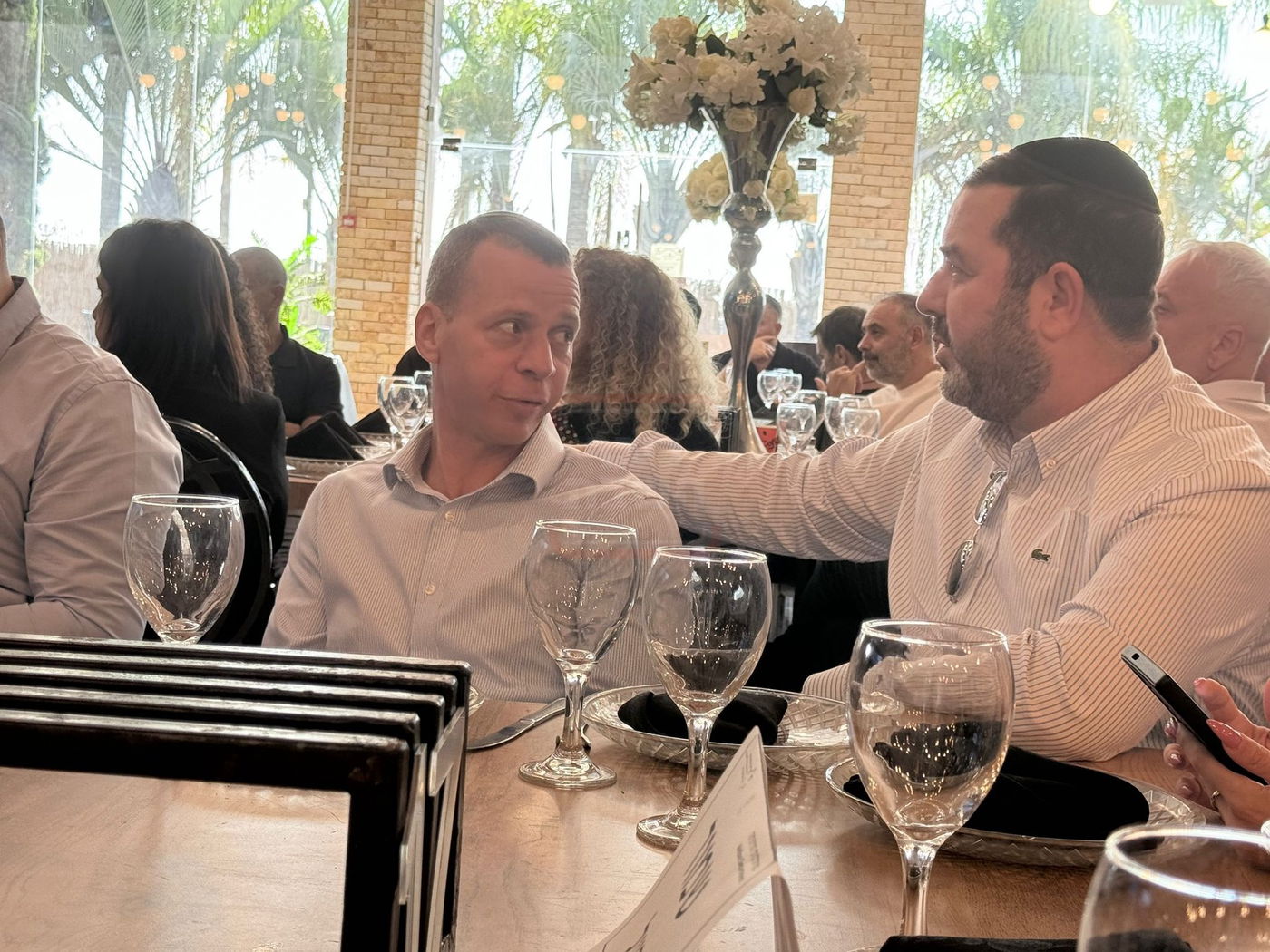 מה חיפשו החוקרים בבית העוזר החרדי? | 'זופניק בכיכר' עם כל התמונות, הנייעס והחשיפות של השבוע