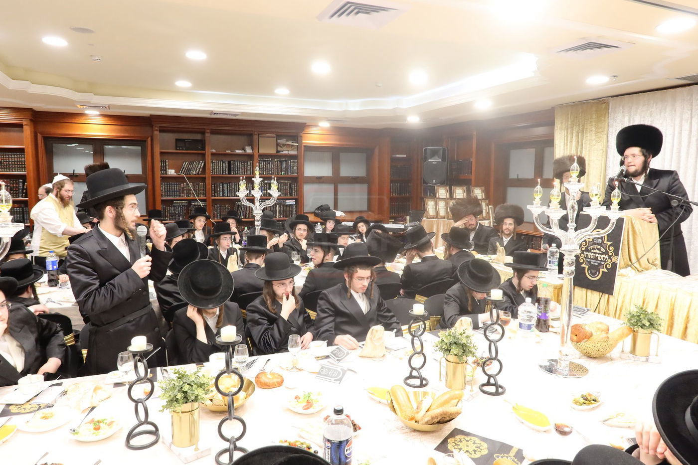 מעמד חלוקת פרסים ב'נחלת יעקב'