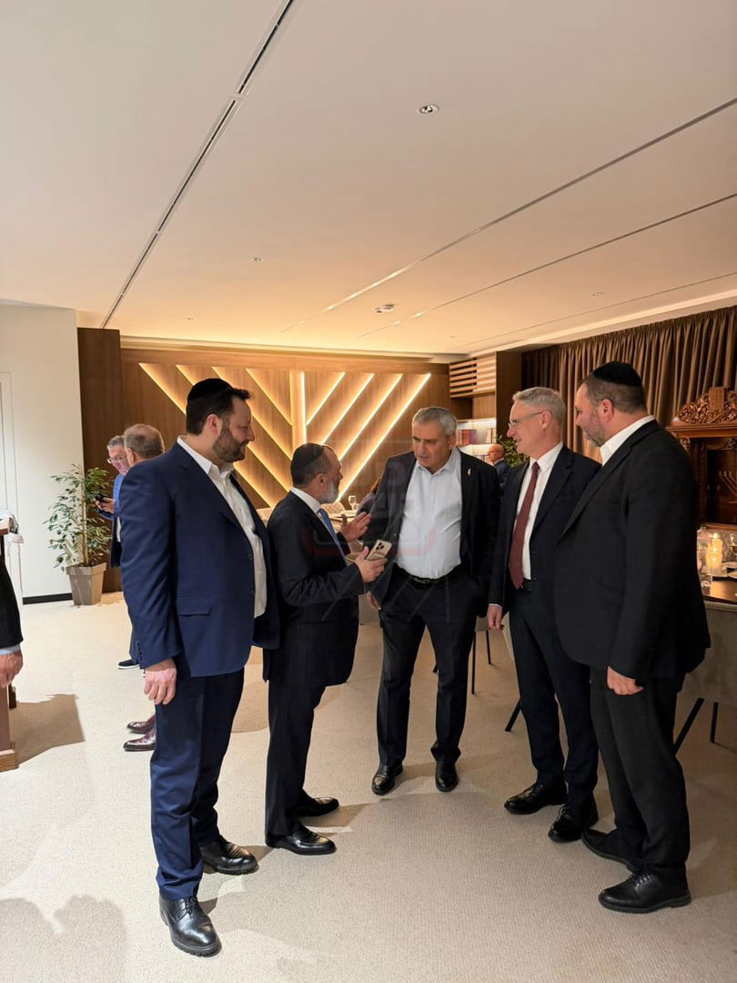 מה חיפשו החוקרים בבית העוזר החרדי? | 'זופניק בכיכר' עם כל התמונות, הנייעס והחשיפות של השבוע