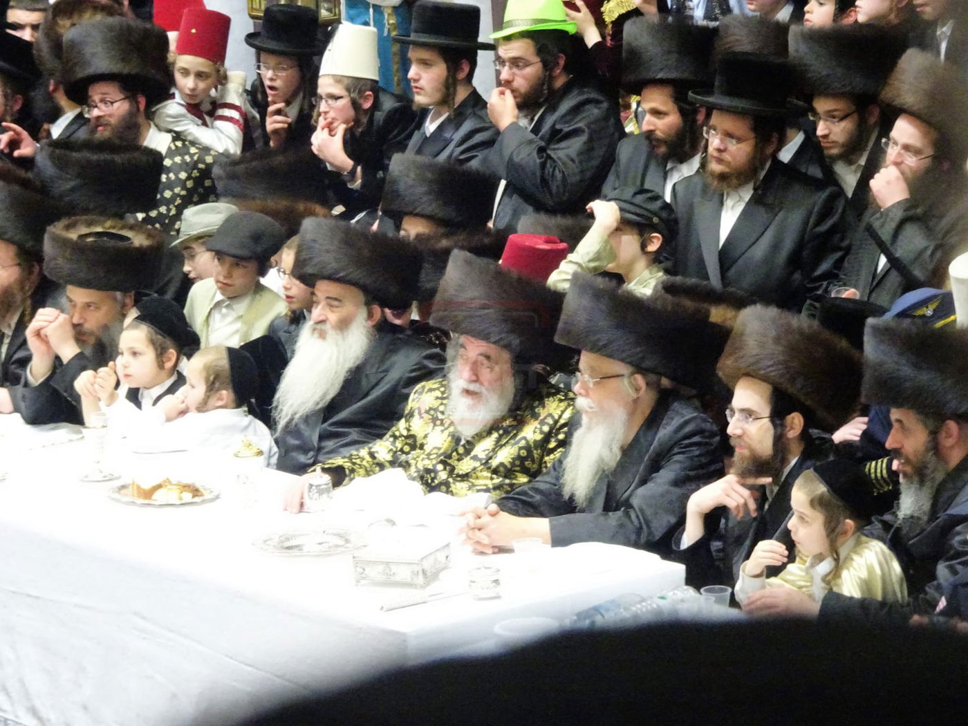 בטיש פורים אצל מחותנו יבלחט"א, האדמו"ר מויז'ניץ