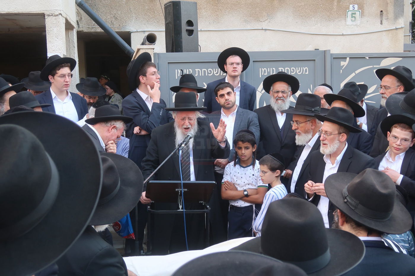 הגאון רבי שלמה זעפרני מספיד בהלוויה