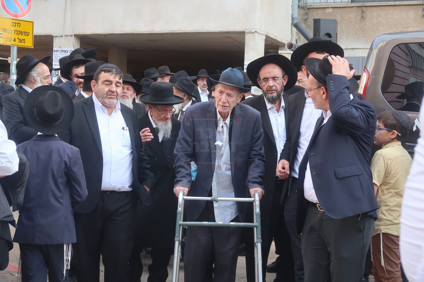 הלוויית הגאון רבי אליהו רפול זצ"ל