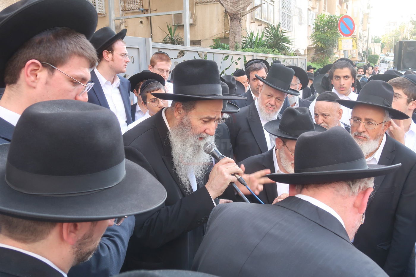 הלוויית הגאון רבי אליהו רפול זצ"ל