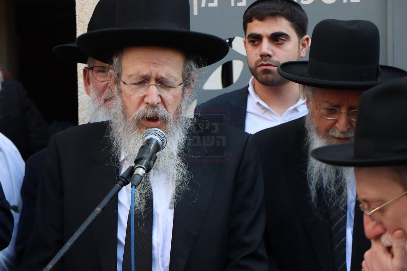 הגרח"פ ברמן מספיד בהלוויה