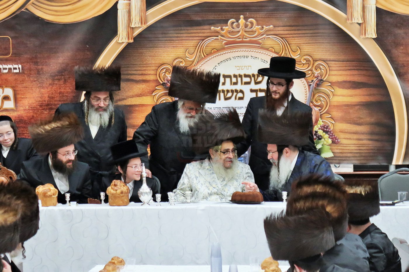 האדמו"ר מסאטמר בבר מצווה לנינו לפני היציאה לארה"ק