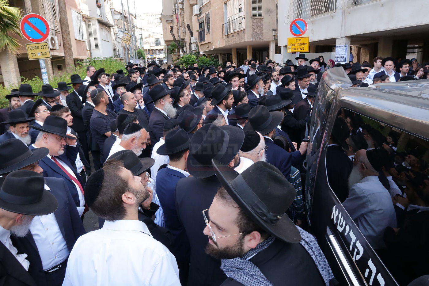 הלוויית הגאון רבי אליהו רפול זצ"ל