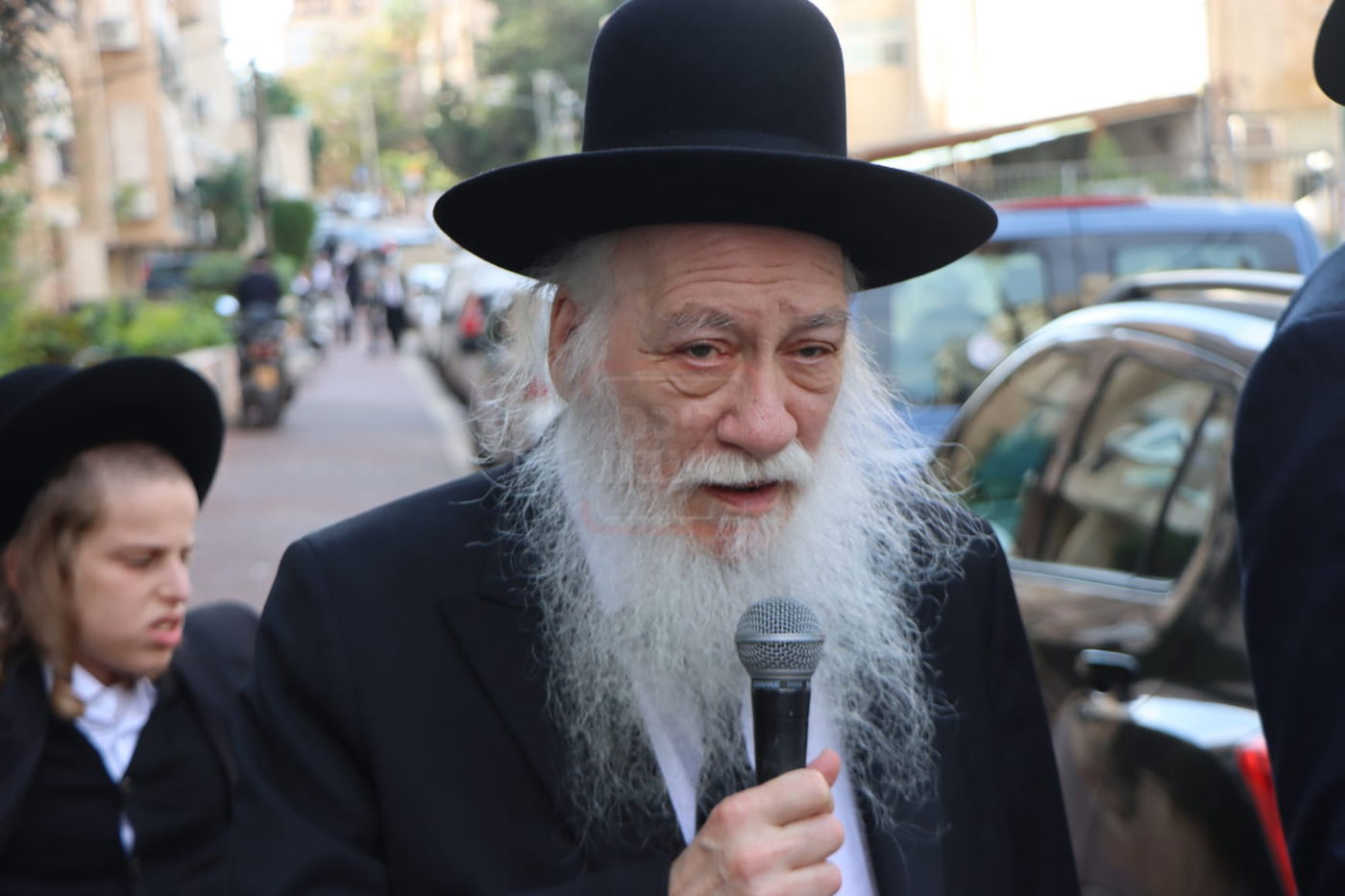 הגאון רבי אליעזר כהנמן מספיד בהלוויה