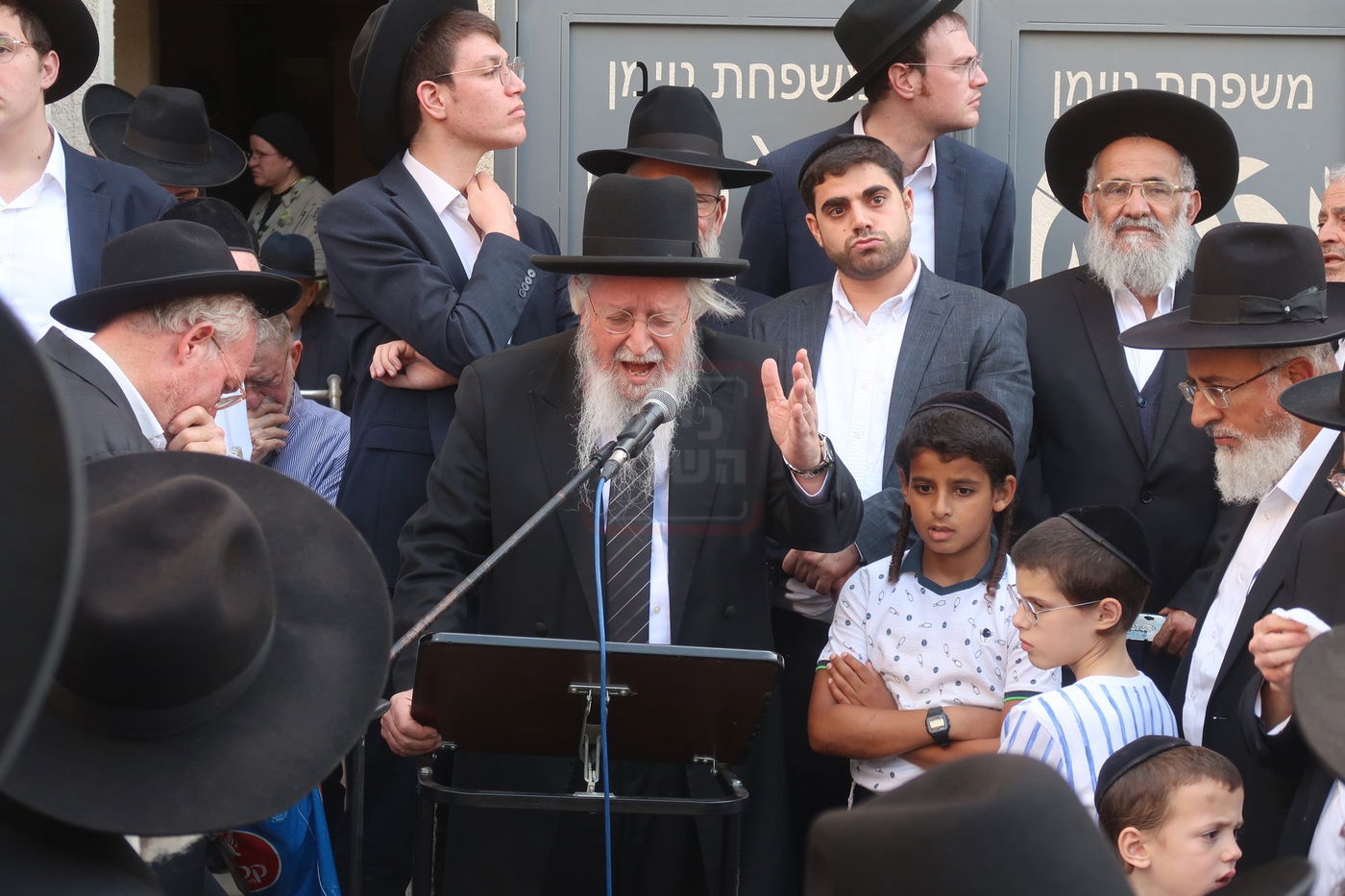 הלוויית הגאון רבי אליהו רפול זצ"ל