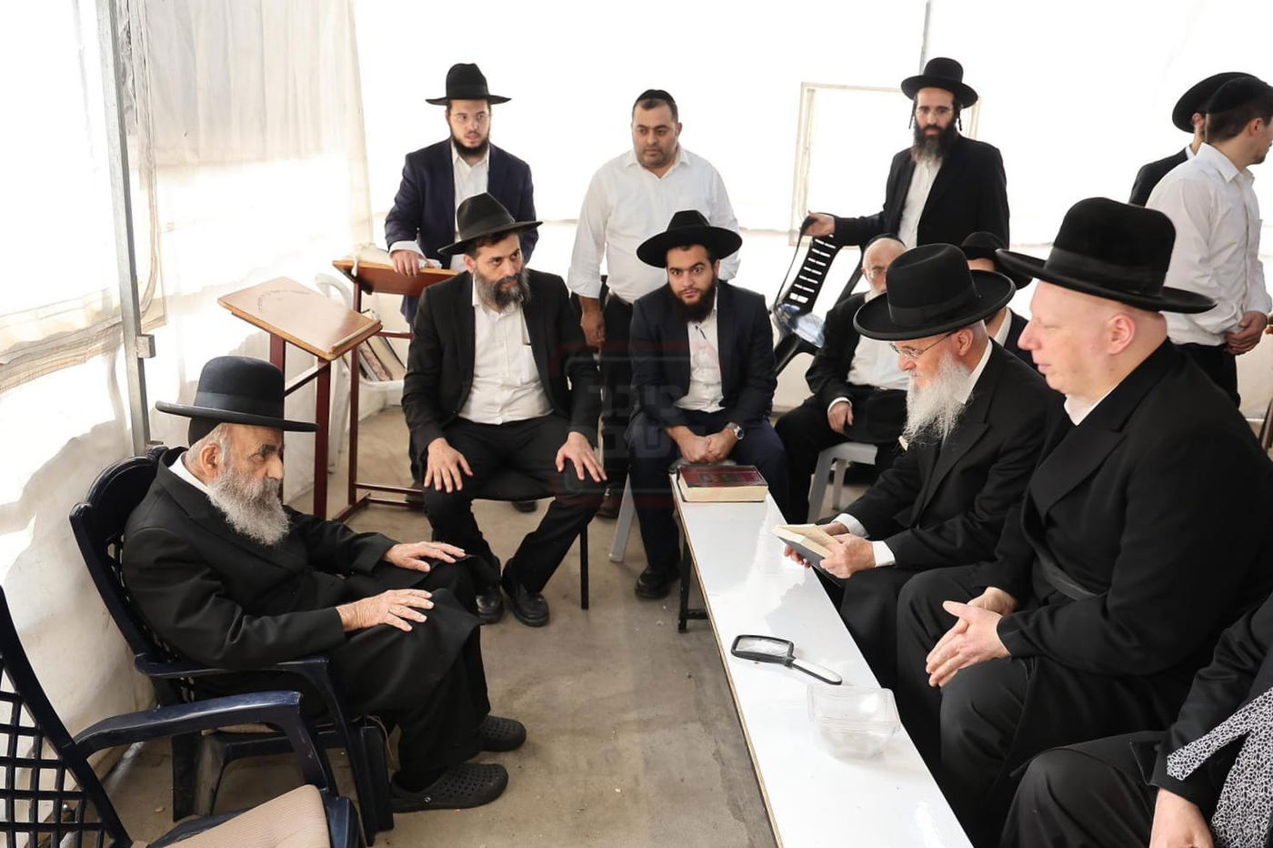 ניחום אבלים אצל הגר"מ צדקה