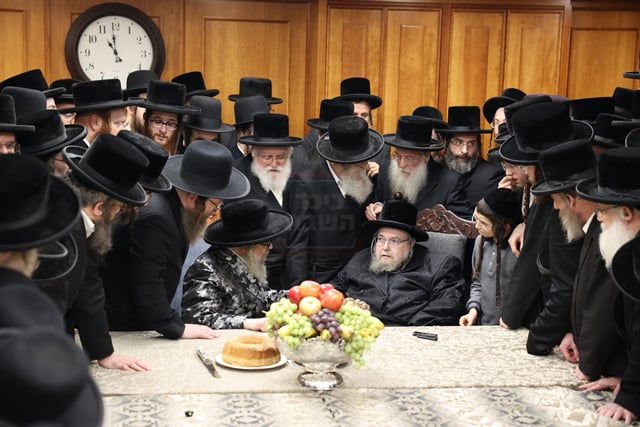 האדמו"ר מסאטמר בביקור אצל האדמו"ר מבעלזא