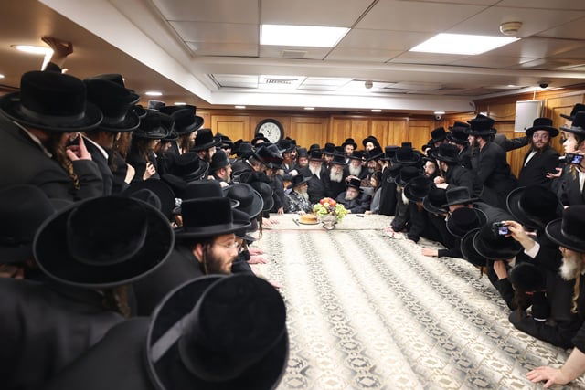 האדמו"ר מסאטמר בביקור אצל האדמו"ר מבעלזא