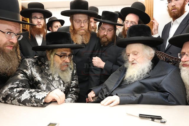 האדמו"ר מסאטמר בביקור אצל הגר"מ שטרנבוך