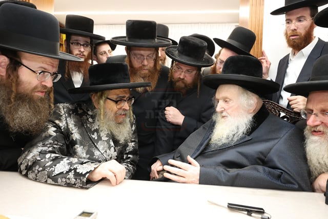 האדמו"ר מסאטמר בביקור אצל הגר"מ שטרנבוך