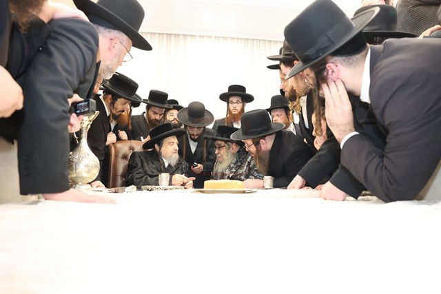 האדמו"ר מסאטמר בביקור אצל הגרי"מ שכטר