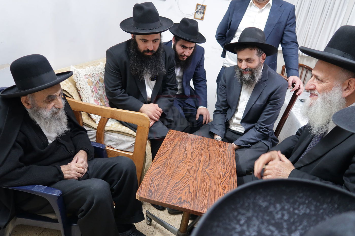 ניחום אבלים אצל הגר"מ צדקה