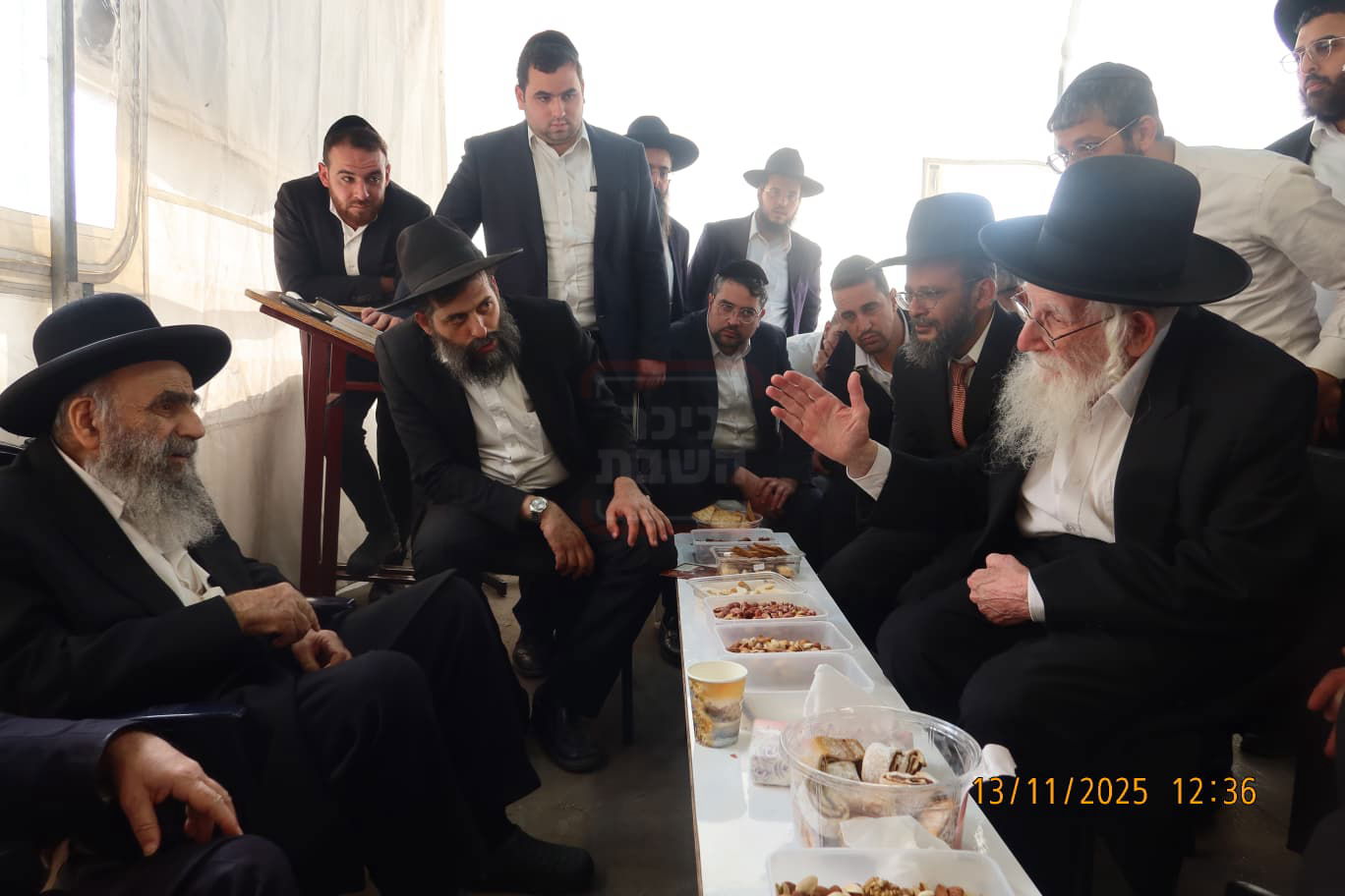 ניחום אבלים אצל הגר"מ צדקה