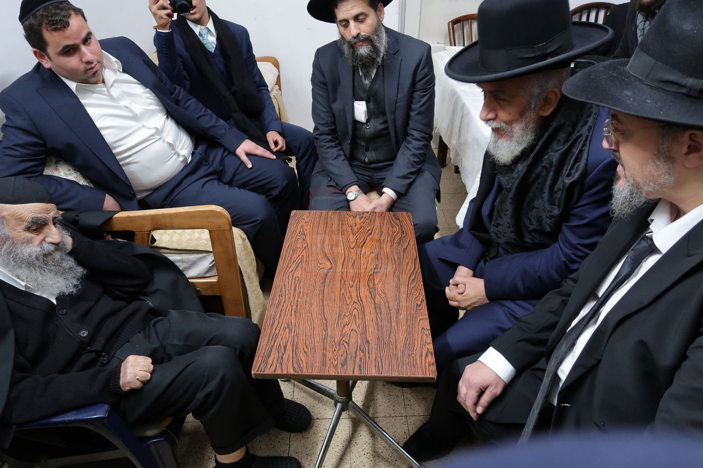 ניחום אבלים אצל הגר"מ צדקה