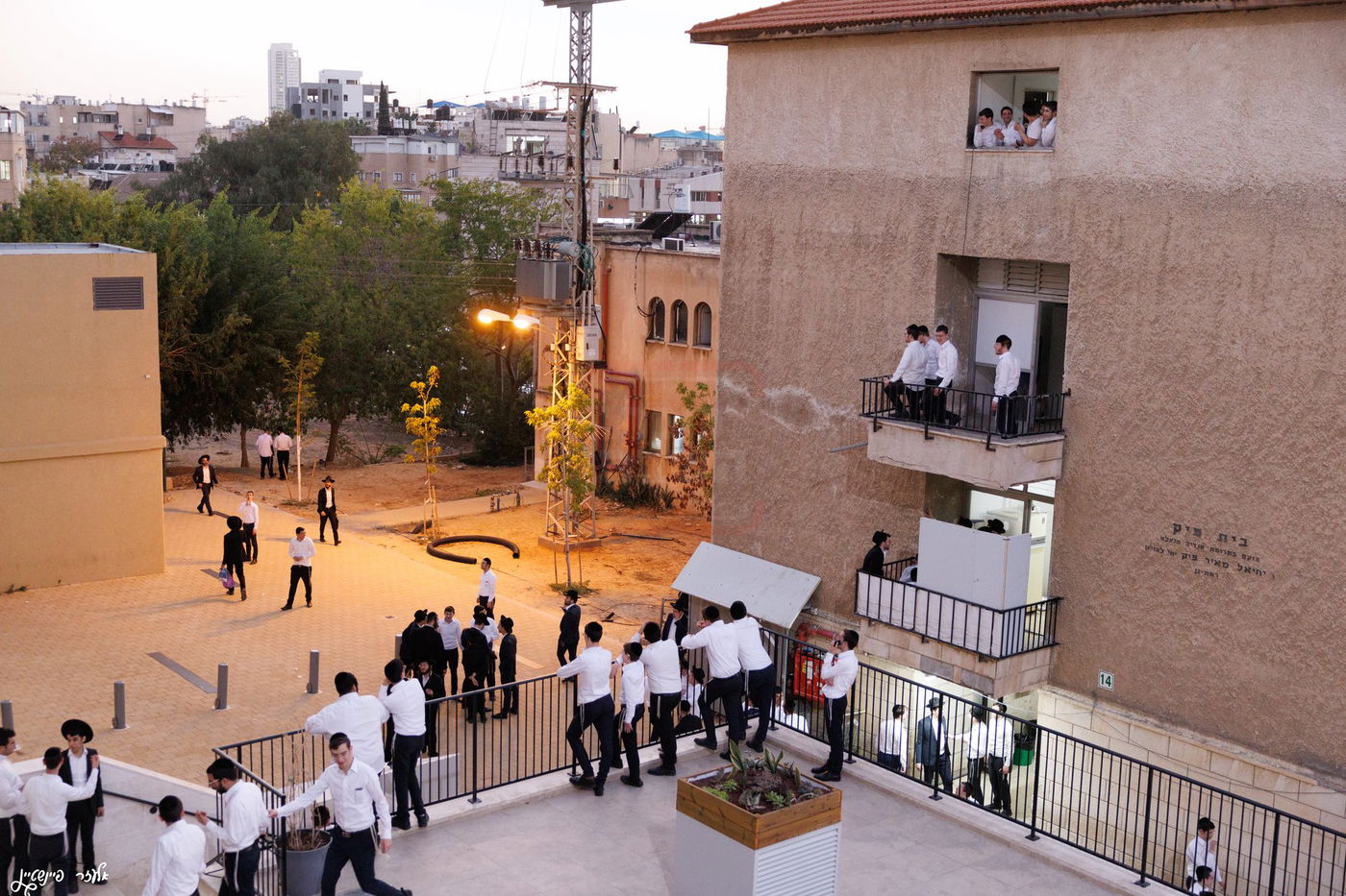 ישיבת פוניבז' לאחר הפסק