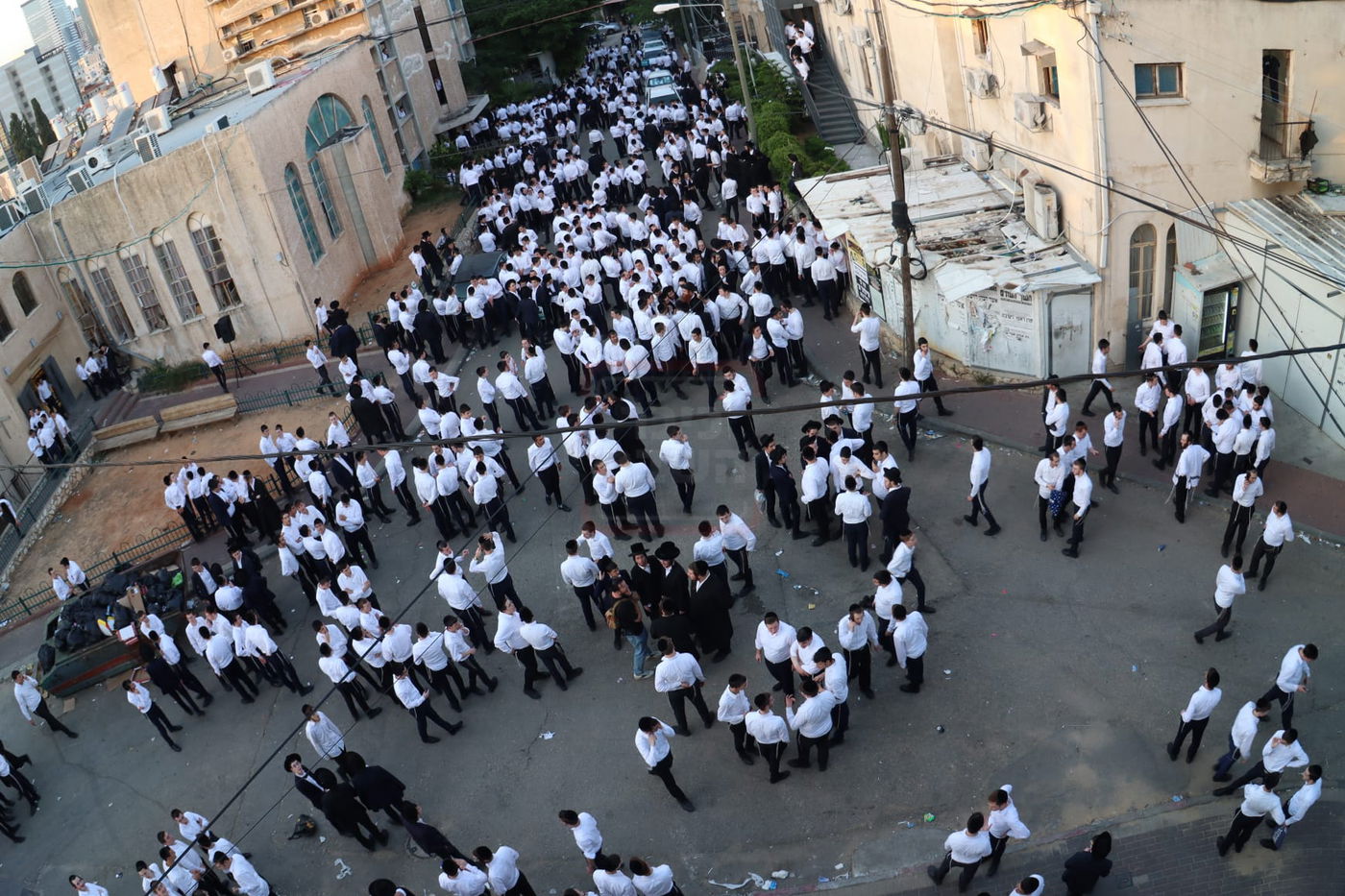 גבעת פוניבז' ביום קבלת הפסק הדרמטי