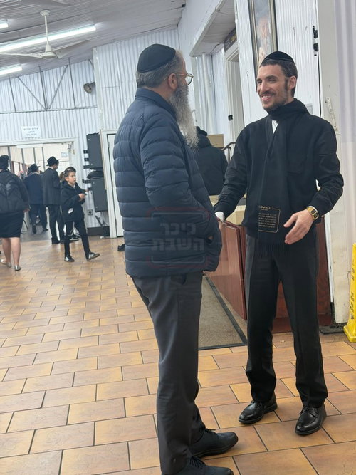 חור קטן במכנסיו של הפרשן | 'זופניק בכיכר' עם כל התמונות, הנייעס והחשיפות של השבוע