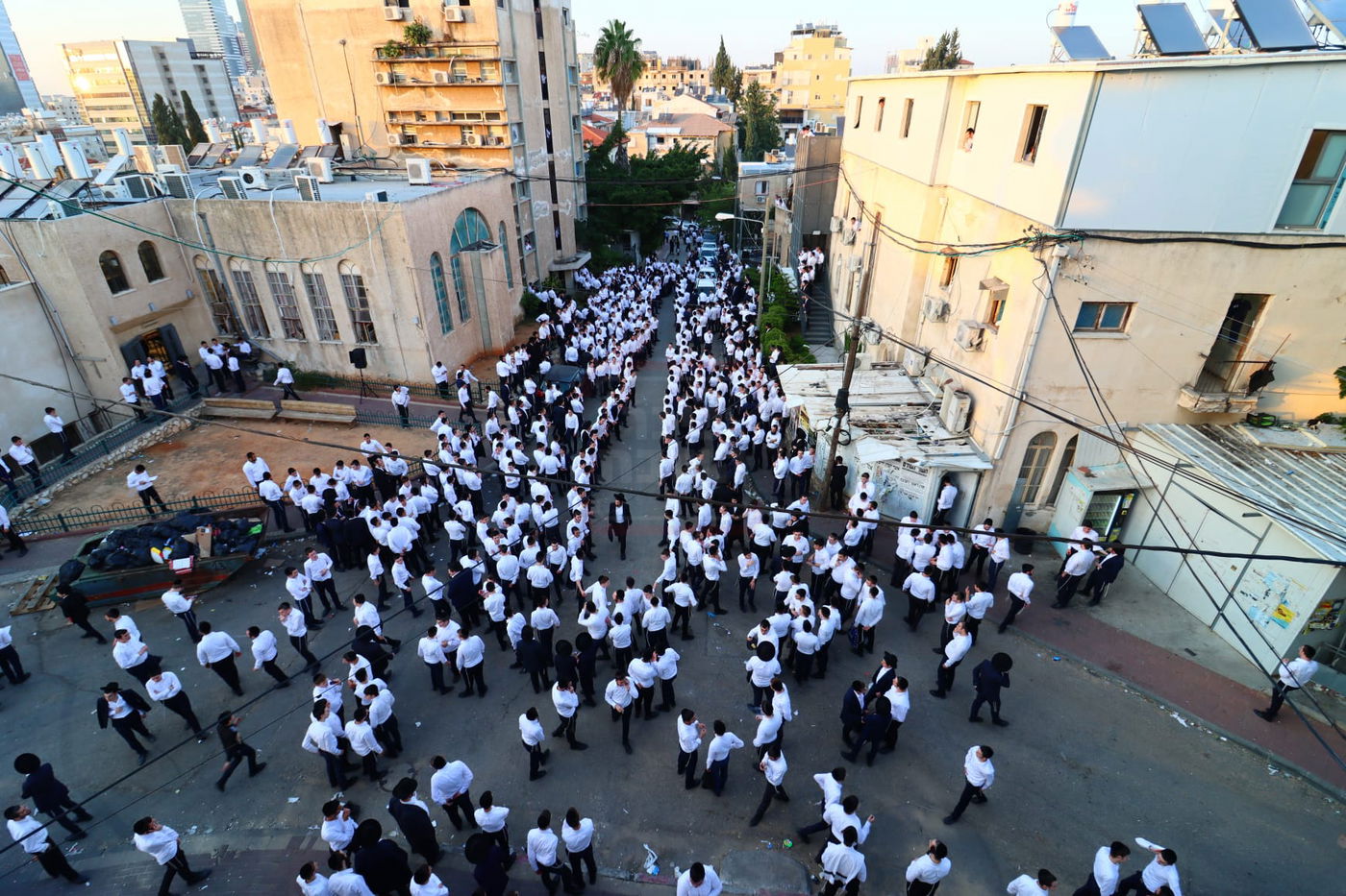 גבעת פוניבז' ביום קבלת הפסק הדרמטי