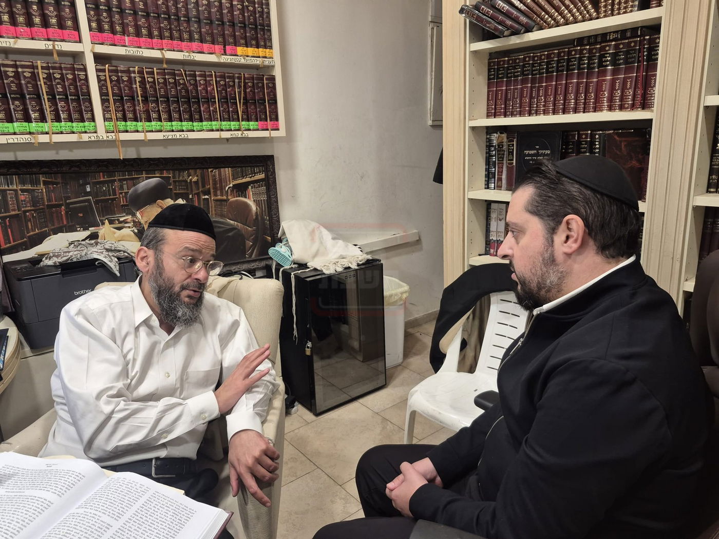 חור קטן במכנסיו של הפרשן | 'זופניק בכיכר' עם כל התמונות, הנייעס והחשיפות של השבוע