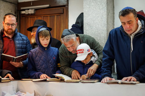 חור קטן במכנסיו של הפרשן | 'זופניק בכיכר' עם כל התמונות, הנייעס והחשיפות של השבוע