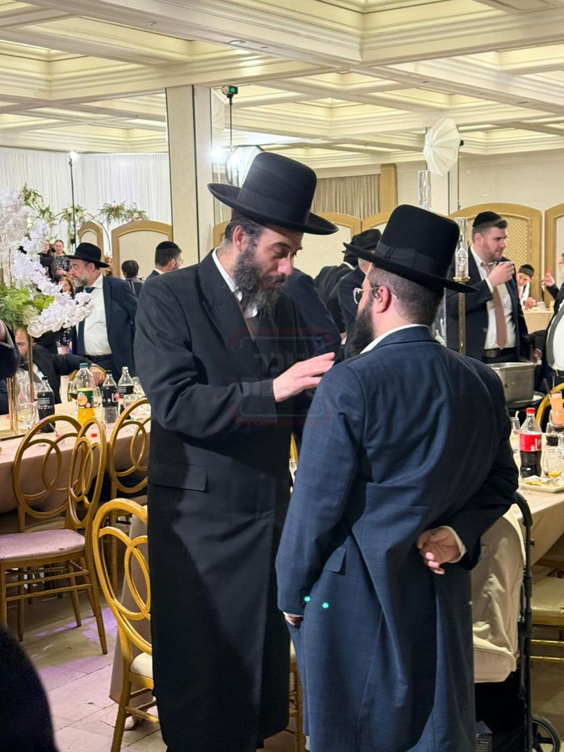 חור קטן במכנסיו של הפרשן | 'זופניק בכיכר' עם כל התמונות, הנייעס והחשיפות של השבוע