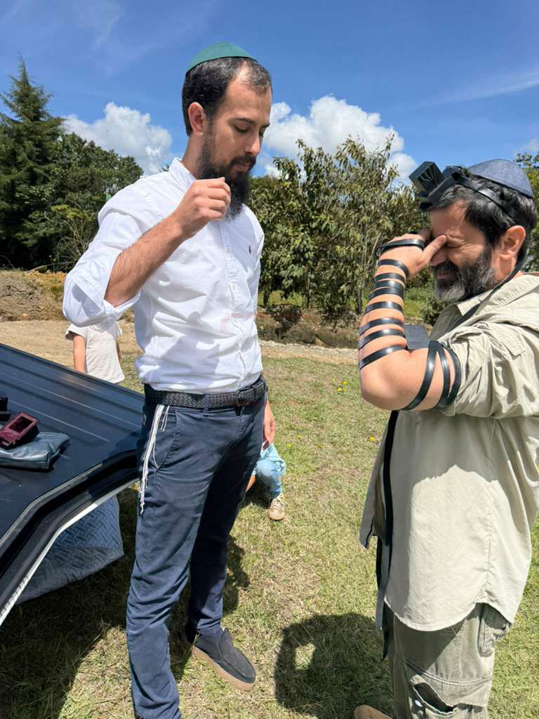 חור קטן במכנסיו של הפרשן | 'זופניק בכיכר' עם כל התמונות, הנייעס והחשיפות של השבוע