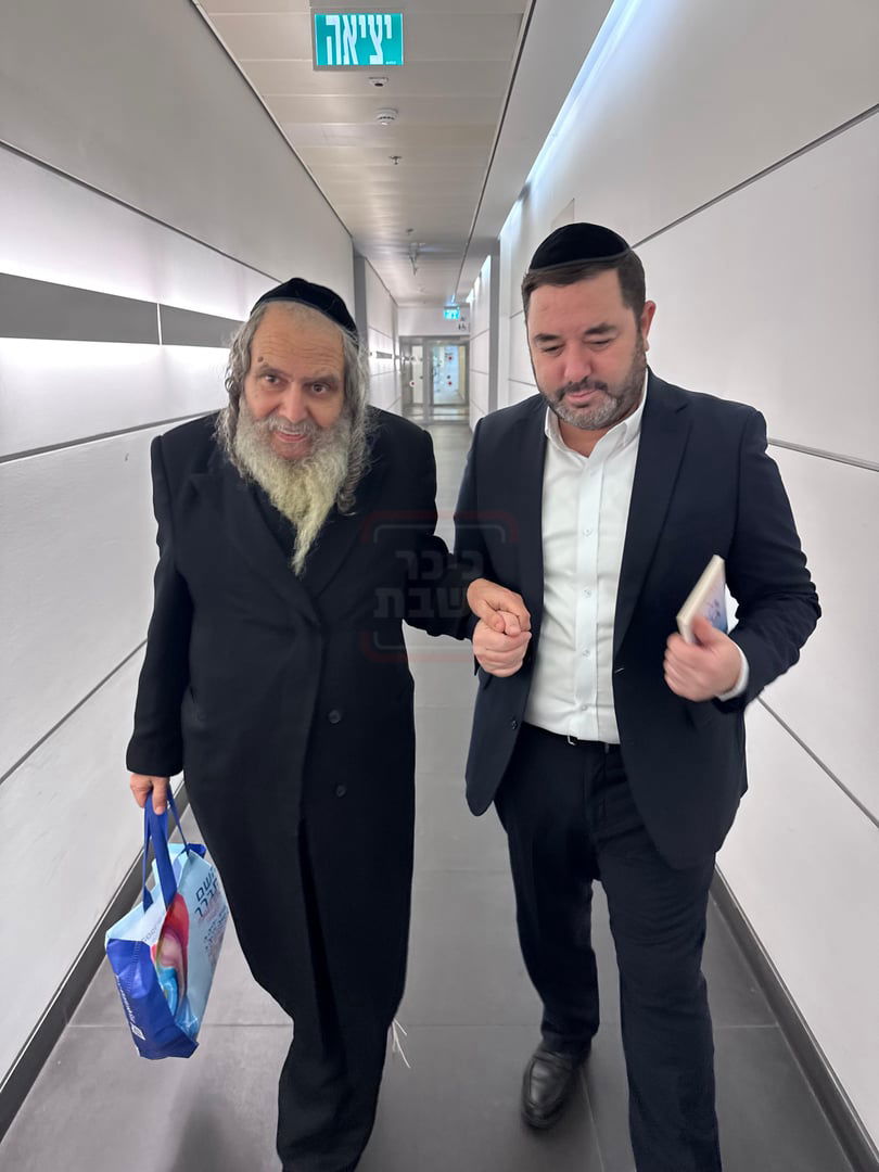 חור קטן במכנסיו של הפרשן | 'זופניק בכיכר' עם כל התמונות, הנייעס והחשיפות של השבוע