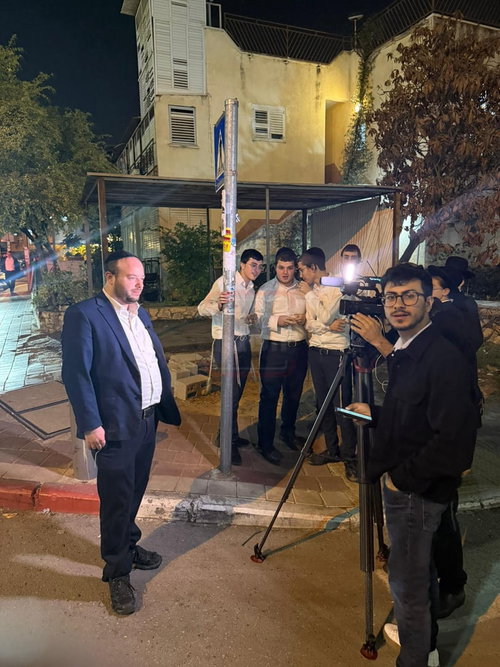 חור קטן במכנסיו של הפרשן | 'זופניק בכיכר' עם כל התמונות, הנייעס והחשיפות של השבוע